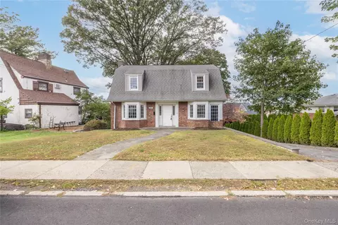 63 Berkshire Rd, Yonkers, NY 10710