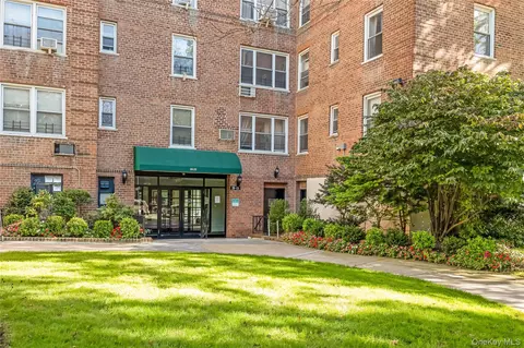 26-25 Union St #3E, New York, NY 11354