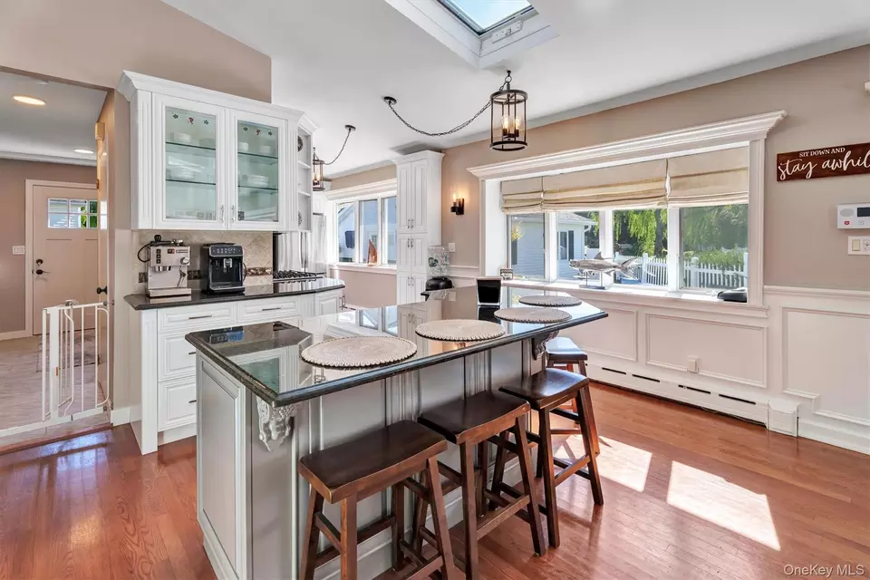 Kitchen - 117 Middlesex Ave, Oakdale, NY 11769 photo 1 of 4