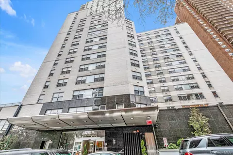 125-10 Queens Blvd #2006, New York, NY 11415