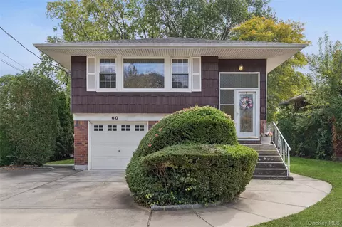 60 Catherine St, Valley Stream, NY 11581