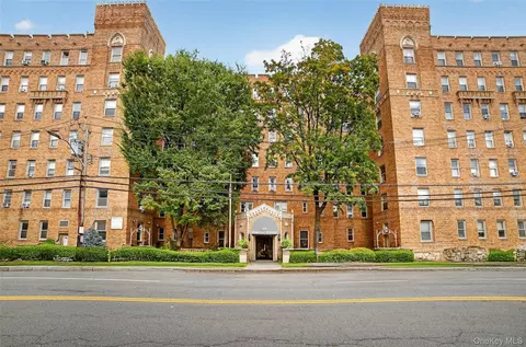 219 Bronx River Rd #2L, Yonkers, NY 10704