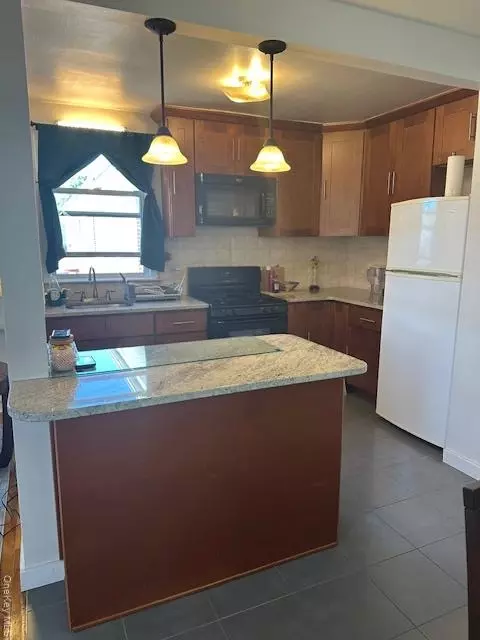 1 Arlington St #2B, Yonkers, NY 10710