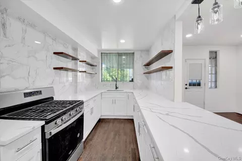 4126 Gunther Ave, New York, NY 10466