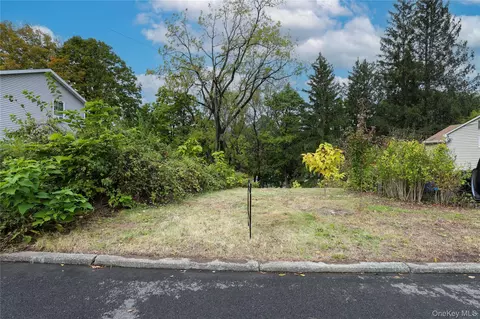 99 Gross St, Kingston, NY 12401