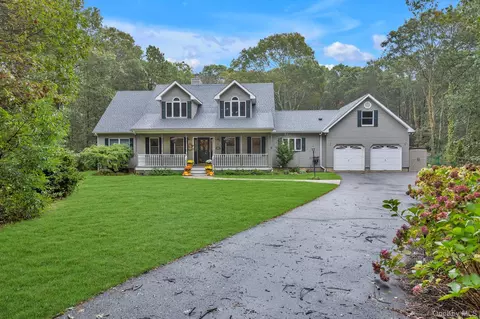 501 Wading River Rd, Manorville, NY 11949