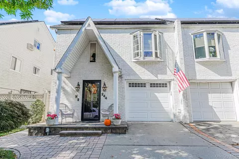 244 Woehrle Ave, Staten Island, NY 10312