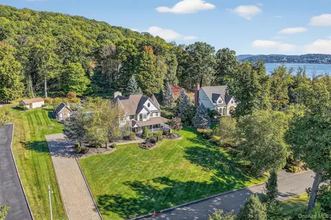 6 Katavolos Dr, Tomkins Cove, NY 10986