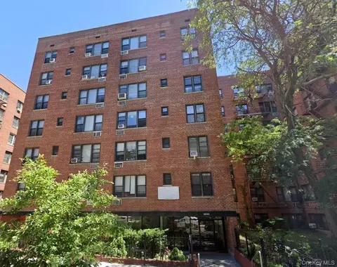 83-30 Vietor Ave #716, New York, NY 11373