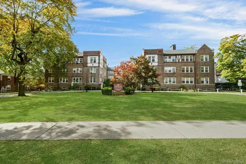83 N Broadway #1F, White Plains, NY 10603