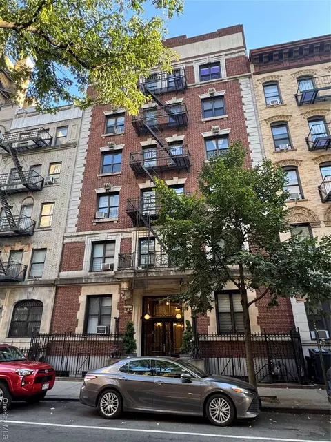 139 E 30th St #3D, New York, NY 10016