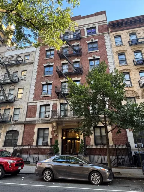 139 E 30th St #3D, New York, NY 10016