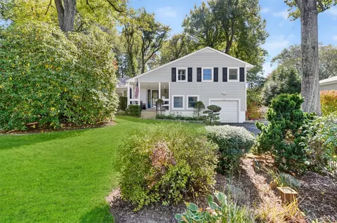 24 Whitewood Rd, Greenburgh, NY 10603