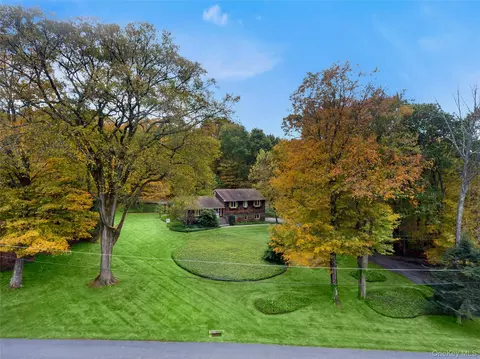 12 Seven Oaks Ln, Southeast, NY 10509