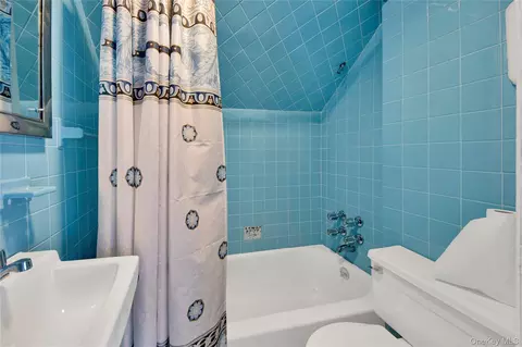 Bath - 242 E 237th St, New York, NY 10470 photo 2 of 2