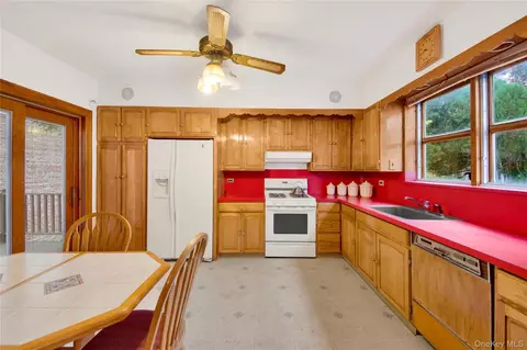 Kitchen - 242 E 237th St, New York, NY 10470 photo 1 of 4