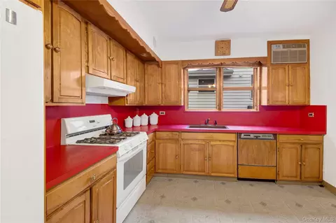 Kitchen - 242 E 237th St, New York, NY 10470 photo 2 of 4