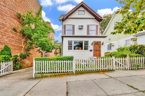 Exterior - 242 E 237th St, New York, NY 10470 photo 4 of 5