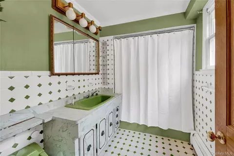 Bath - 242 E 237th St, New York, NY 10470 photo 1 of 2