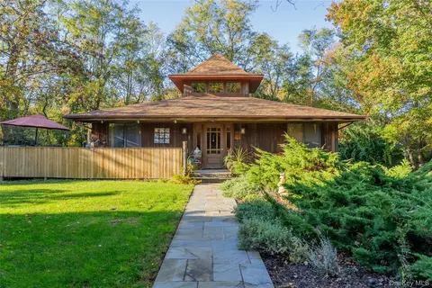 30 Long Bow, Wading River, NY 11792