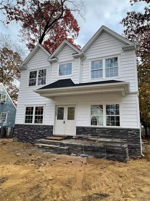 36 Michigan Ave, Massapequa, NY 11758