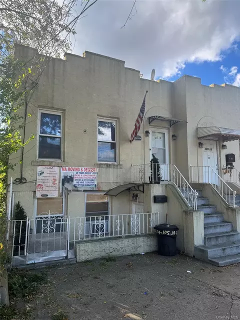 10518 77th St, Ozone Park, NY 11417