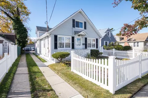247 N Columbus Ave, Freeport, NY 11520