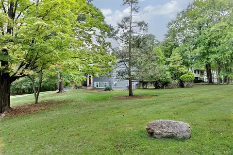 2 Unicorn St, Ramapo, NY 10952