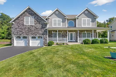 6 Clarion Dr, Greenburgh, NY 10603