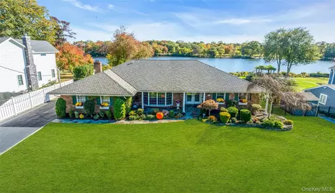 11 Cranberry Dr, Islip, NY 11751