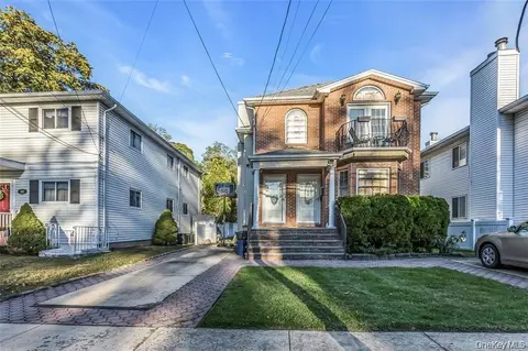 78 Edgewood Rd, North Hempstead, NY 11050