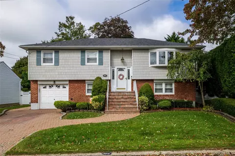 3019 Post Ave, Wantagh, NY 11793