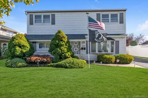 4195 Florence Rd, Bethpage, NY 11714