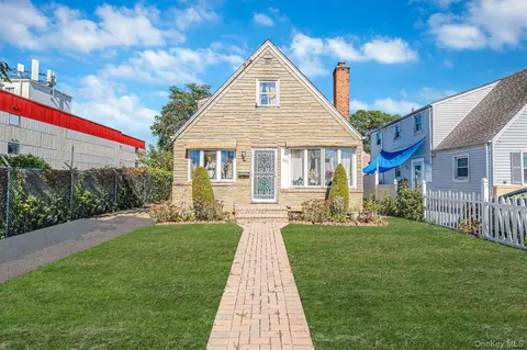 221 Alabama Ave, Hempstead, NY 11550
