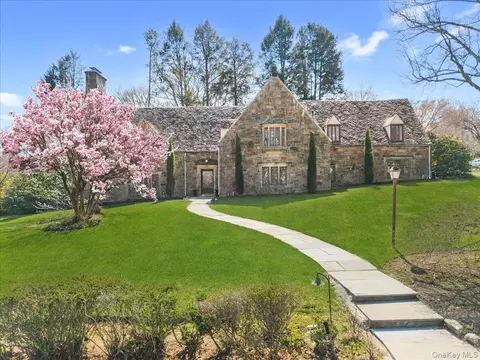 66 Lockwood Rd, Scarsdale, NY 10583