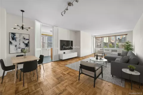 201 E37 St #7D, New York, NY 10016