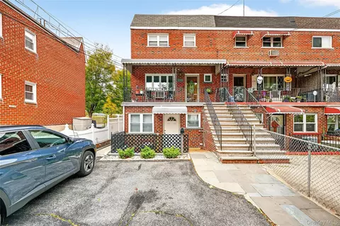 280 Throggs Neck Blvd, New York, NY 10465