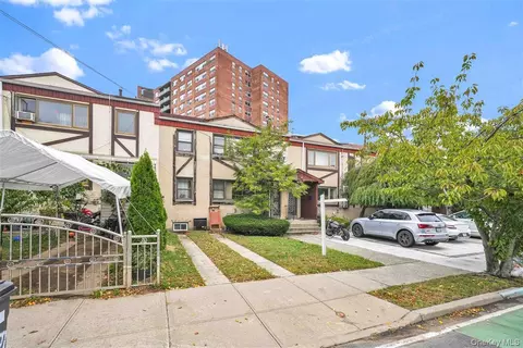 111-09 A 62 Dr, New York, NY 11375