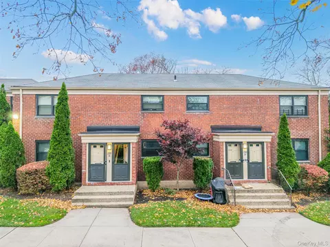 220-16 73 Ave #013A2, Oakland Gardens, NY 11364