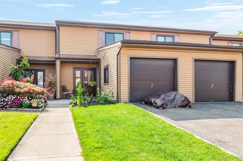 100 Daly Blvd #1206, Oceanside, NY 11572