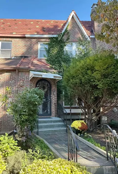 28-07 172nd St, Flushing, NY 11358