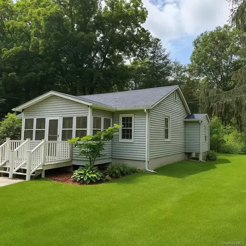 37 Shady Creek Rd, Pleasant Valley, NY 12569