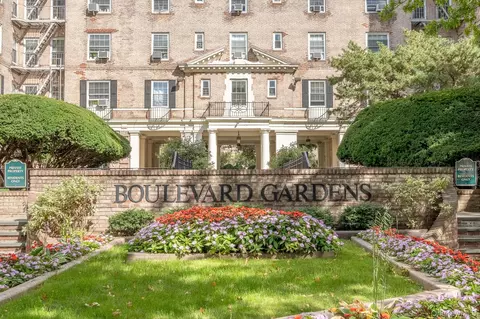 30-31 Hobart St #6N, Woodside, NY 11377