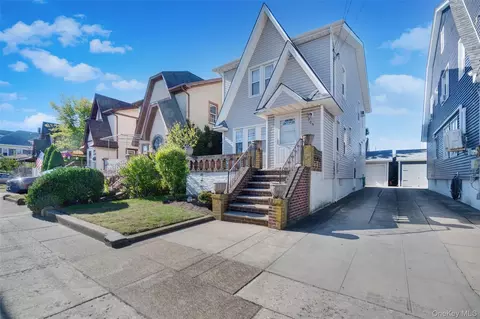 265 Beach 135th St, Rockaway Park, NY 11694