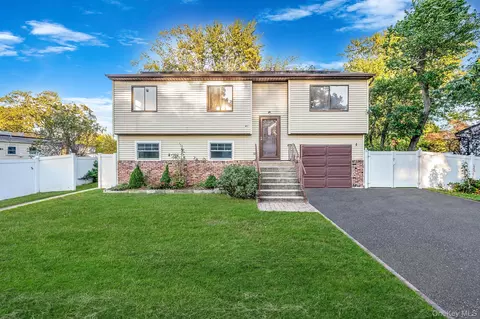 101 S 30th St, Wyandanch, NY 11798