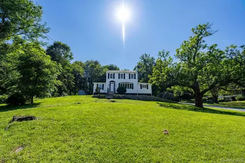 2123 New Hackensack Rd, Poughkeepsie, NY 12603