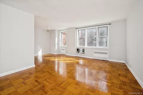 3 Sadore Ln #2J, Yonkers, NY 10710