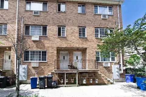 215 Beach 96th St, Far Rockaway, NY 11693