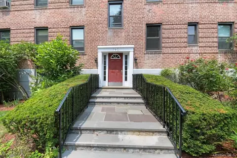 14 S Broadway #7-3A, Greenburgh, NY 10533