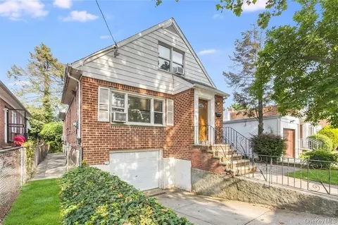 80-15 A 168th St, Jamaica, NY 11432
